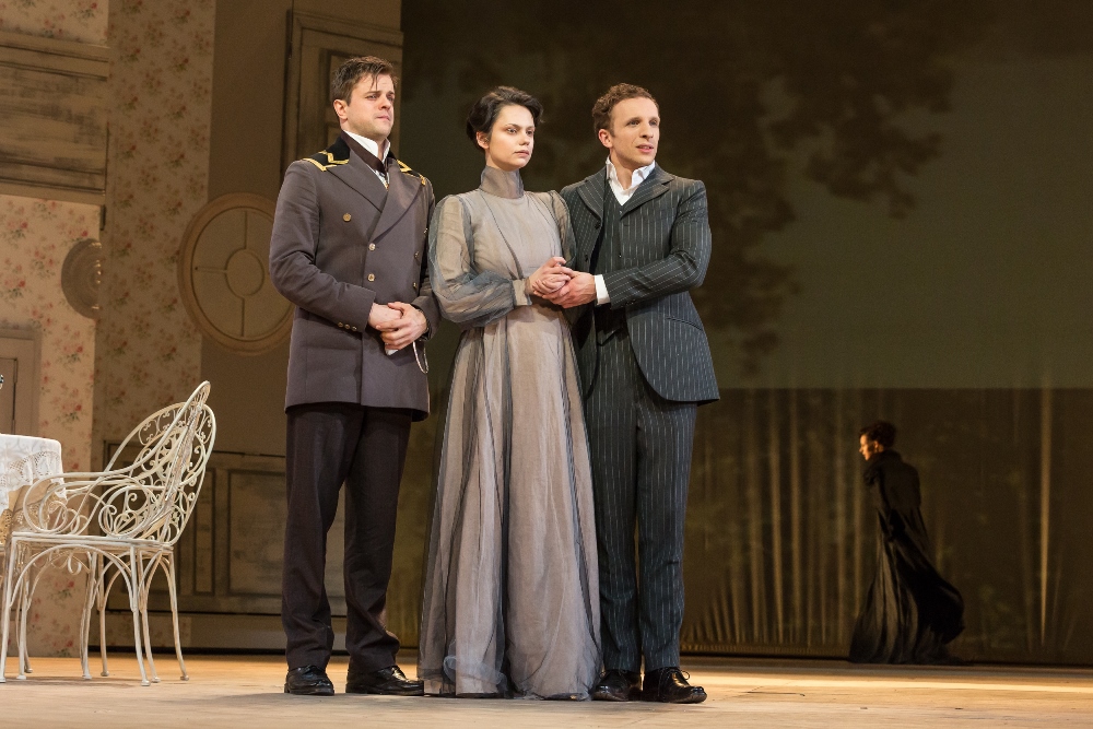 Kuligins – Gints Andžāns, Irina – Dārta Daneviča, Tuzenbahs – Mārtiņš Počs // Foto – Gunārs Janaitis